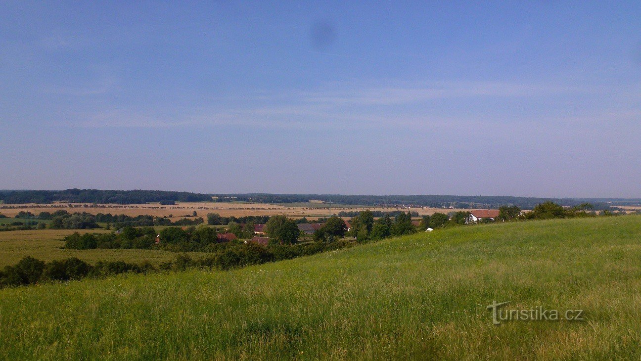 widok na Benešovice z grzbietu Křemen