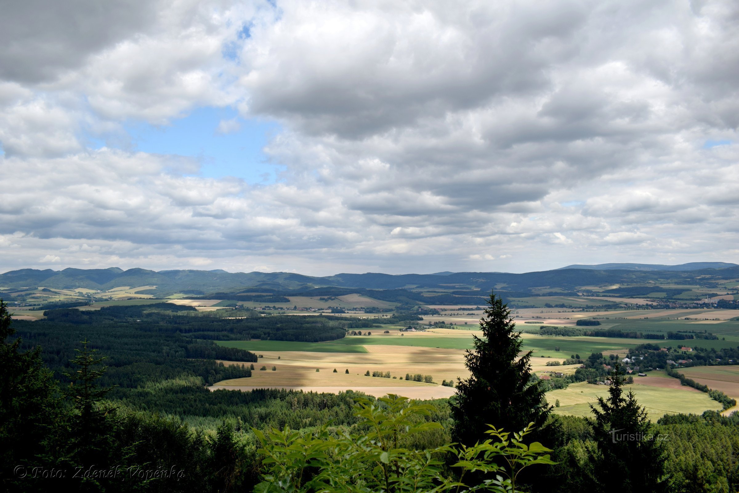 Vue de Broumovska depuis Hvězda.