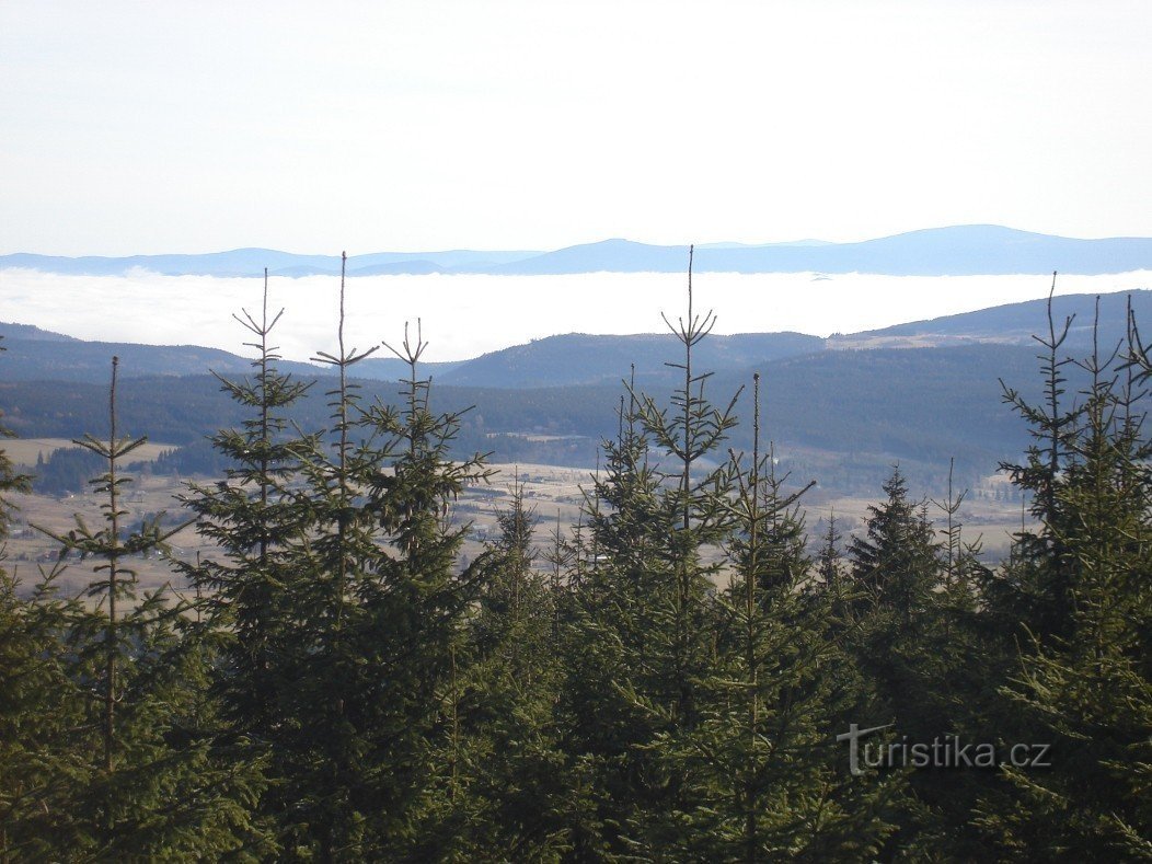 Vista de las montañas de Bystřice desde Jelení lázně