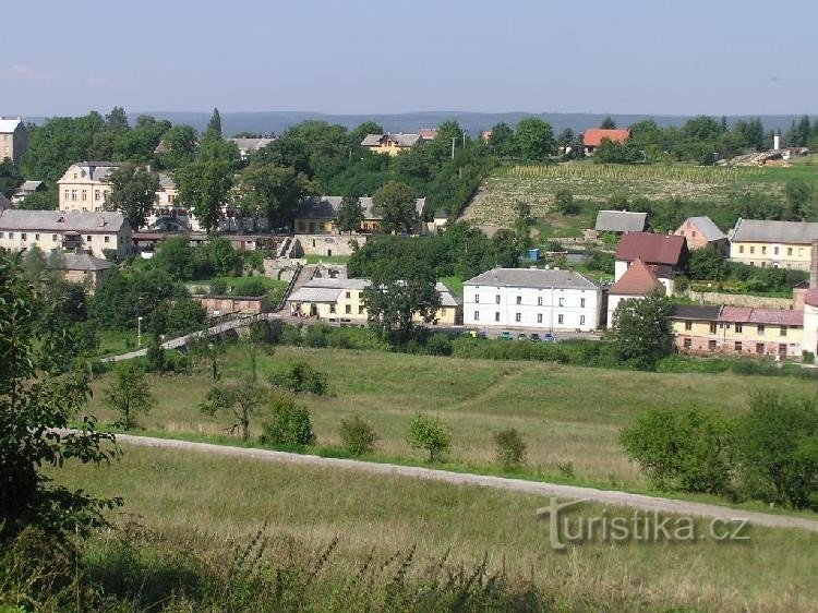 kilátás az egykori gyógyfürdőre