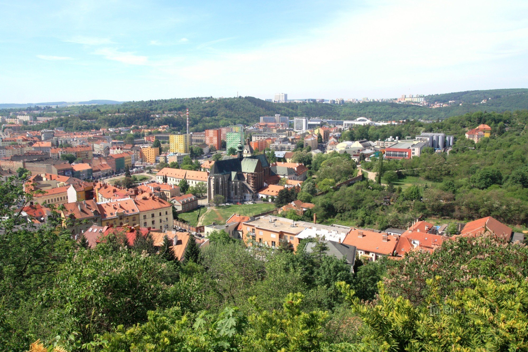 Blick auf einen Teil der Altstadt von Brünn und das Messegelände