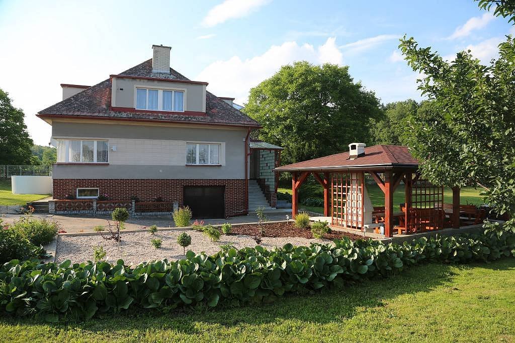 Vue de profil du chalet