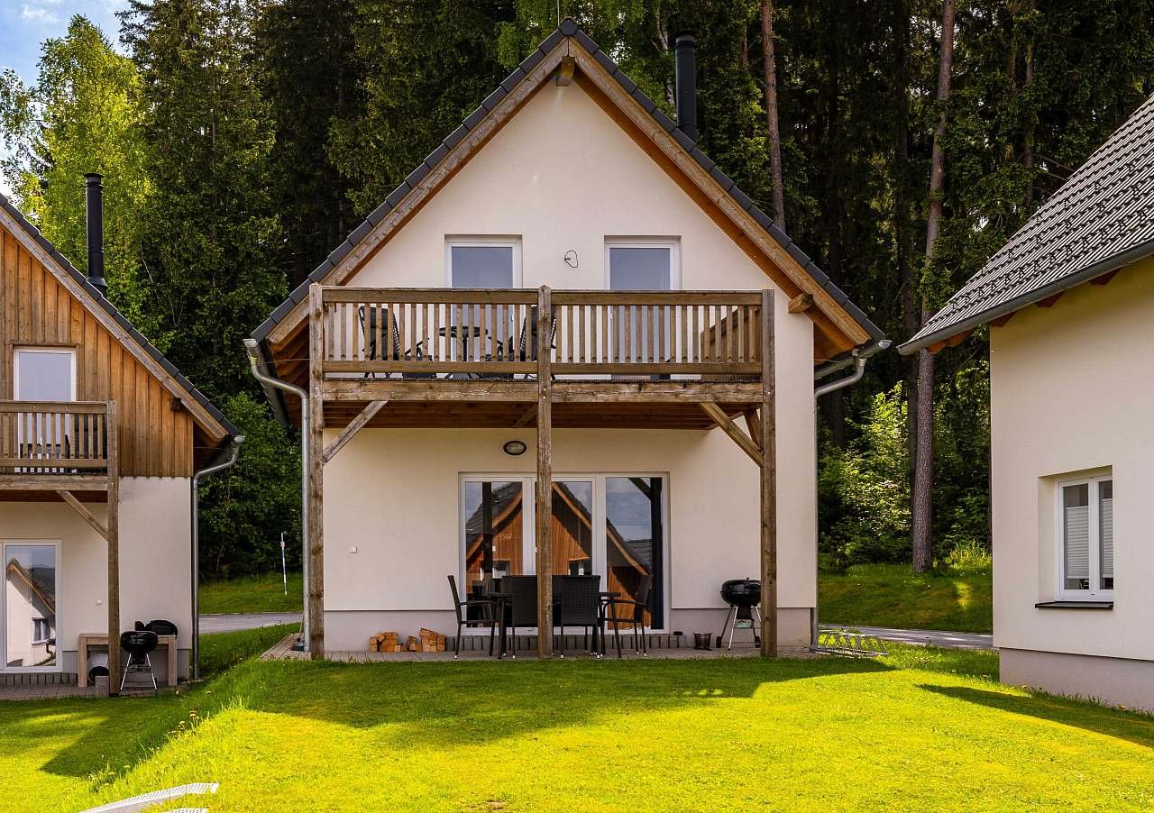 Pohled na dům ze zahrady