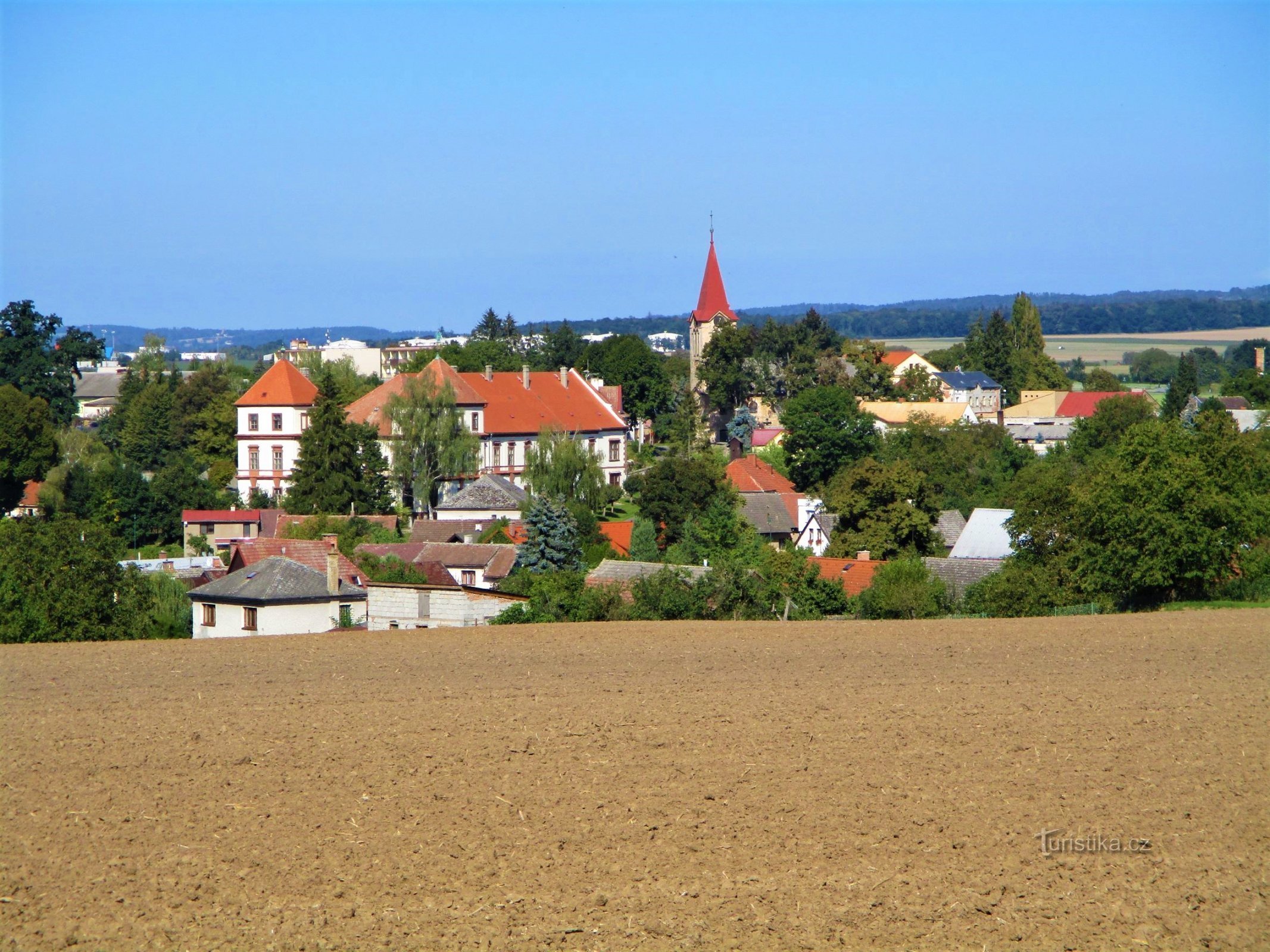 Pohled na Hořiněves (11.9.2020)