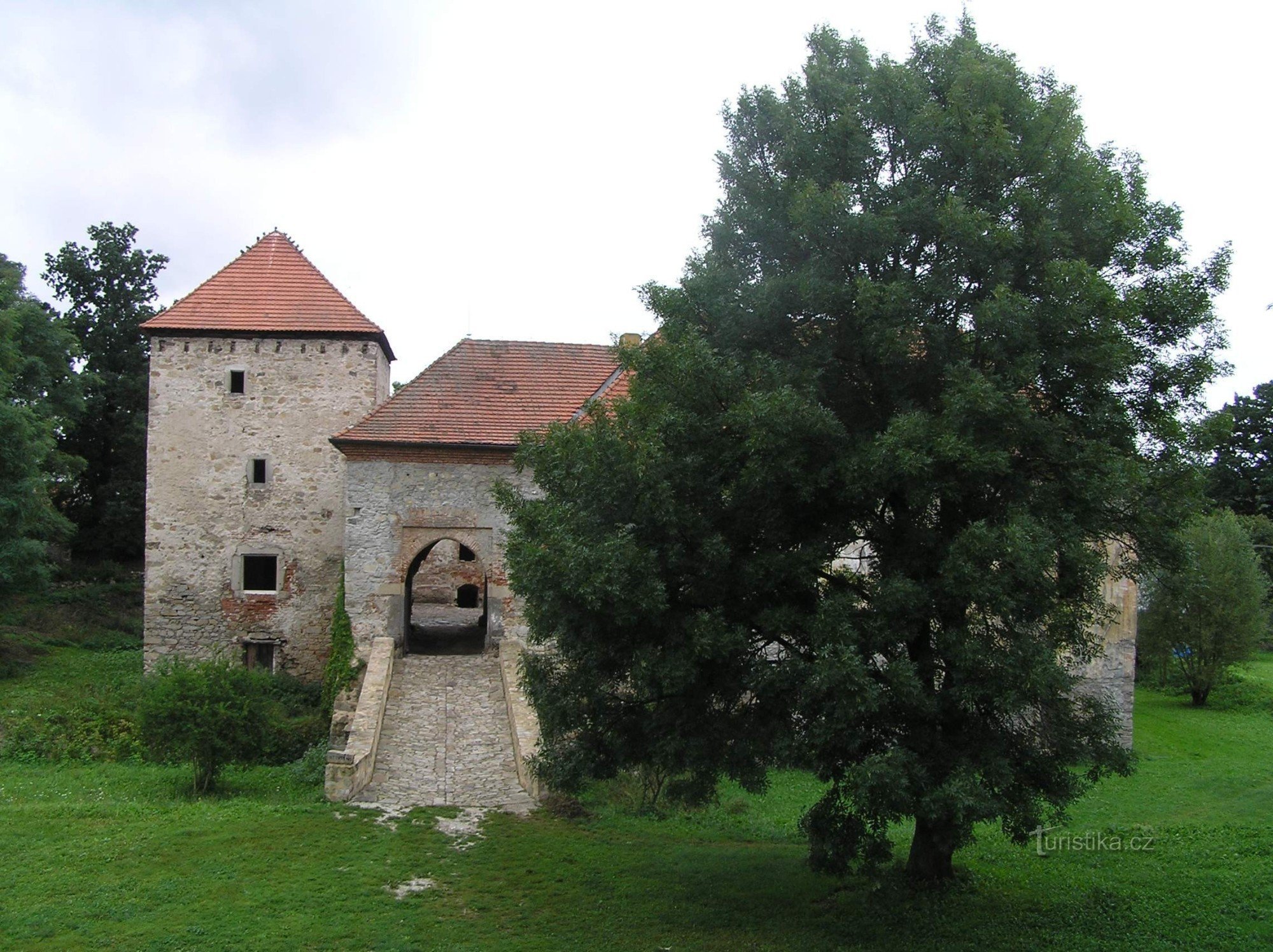 Kilátás a felső erődre a várból