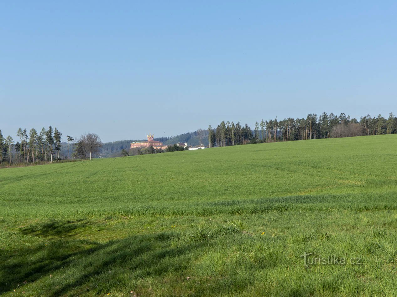 View of the castle behind Křemačov