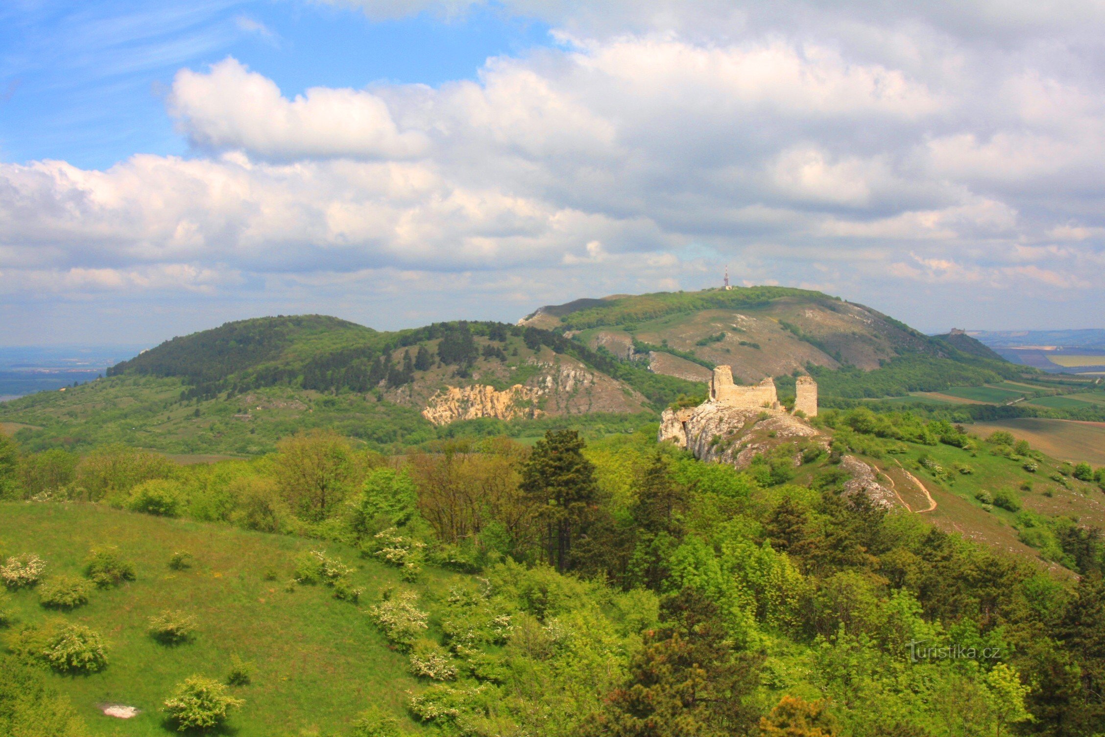 Vista de la cresta Pavlovské vrchy en primavera