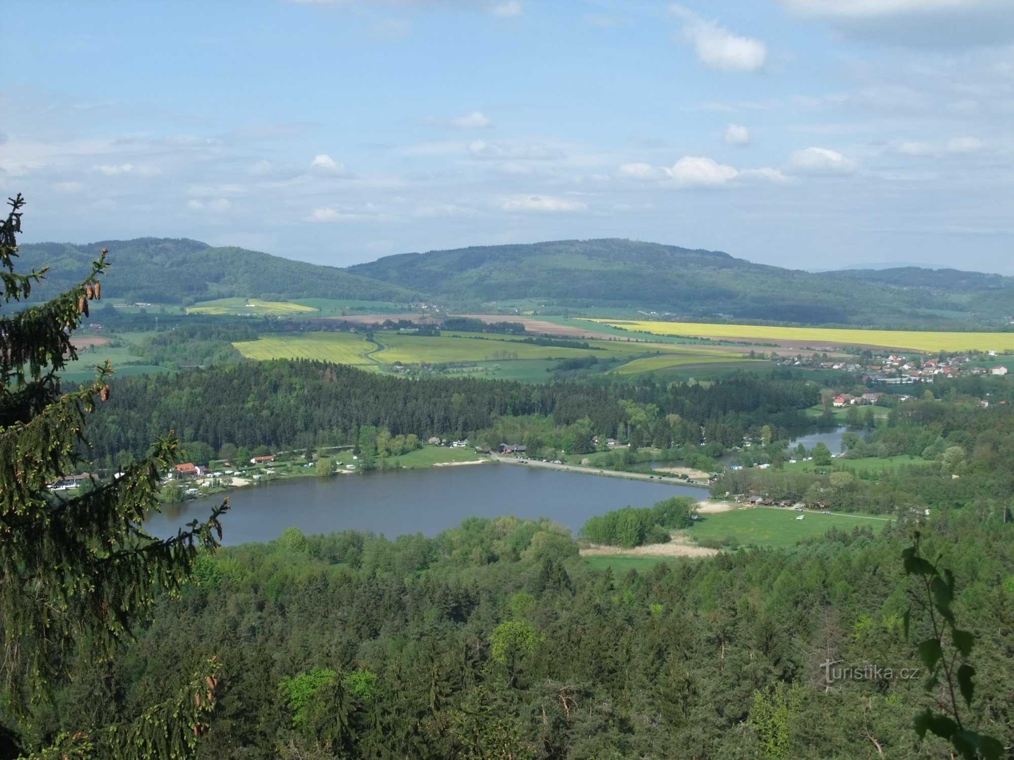 Utsikt över Jinolické-dammarna