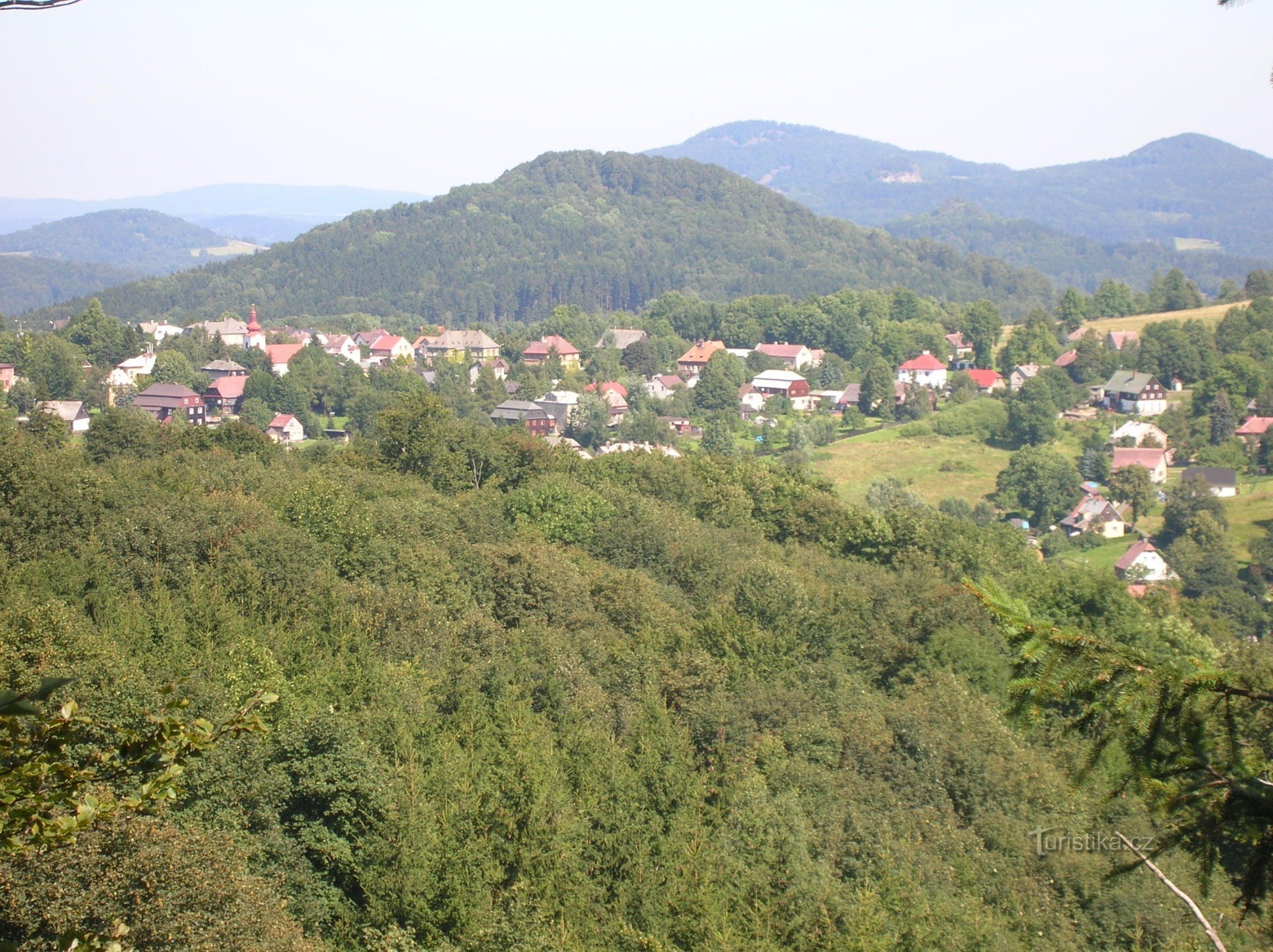 Widok na Kamenický Šenov i Studenec