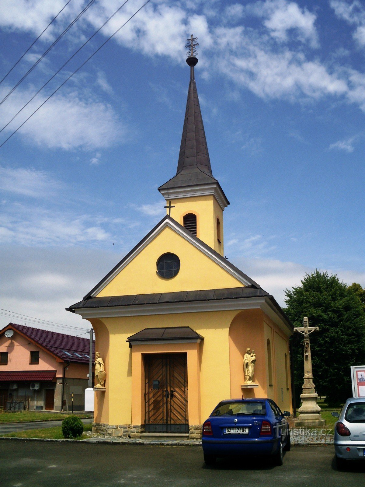 Blick auf die Kapelle von Süden