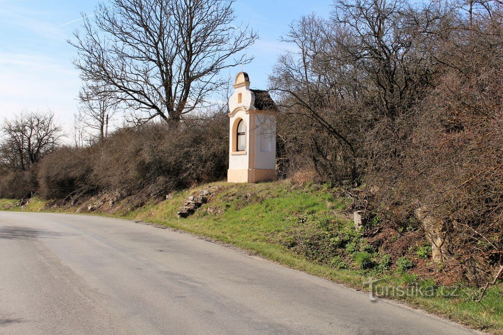 Vista da capela desde a estrada