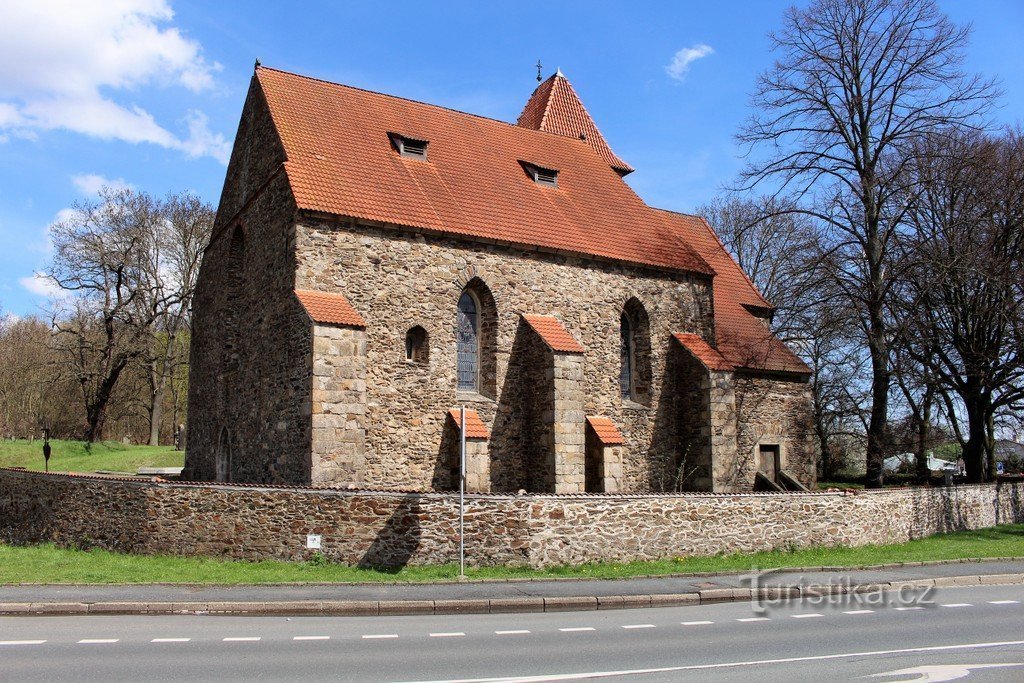 Kilátás a templomra délről