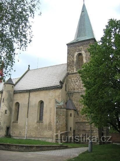 Utsikt över kyrkan från norr