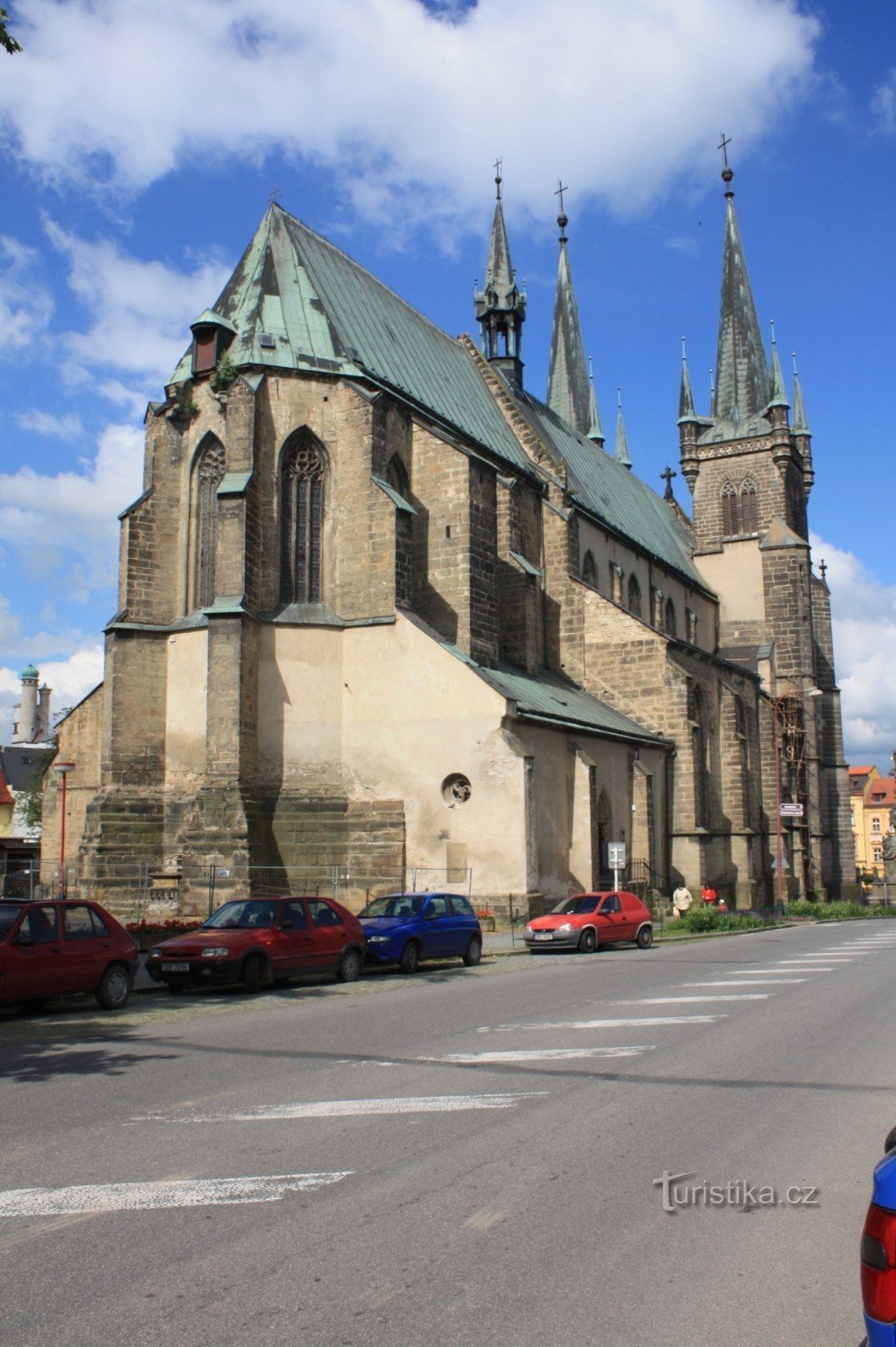 Uitzicht op de kerk vanaf de oostzijde