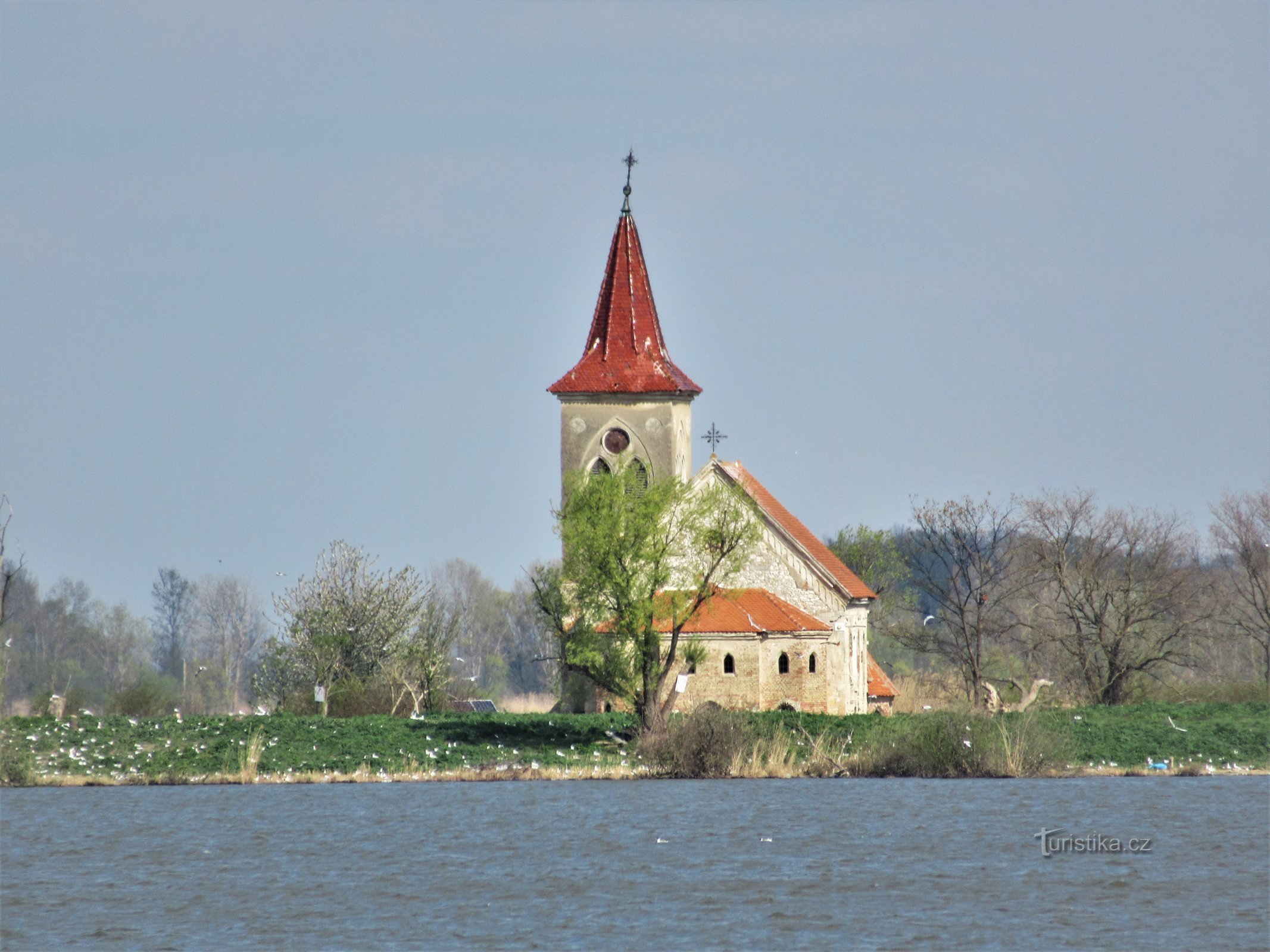 Utsikt över kyrkan från utsiktspunkten