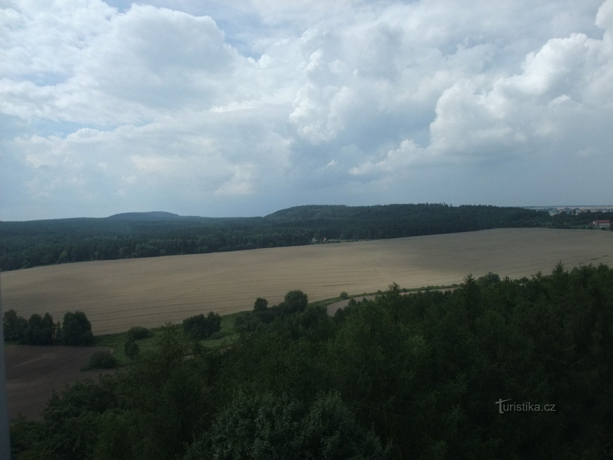 Utsikt över skogarna från Mackova horá