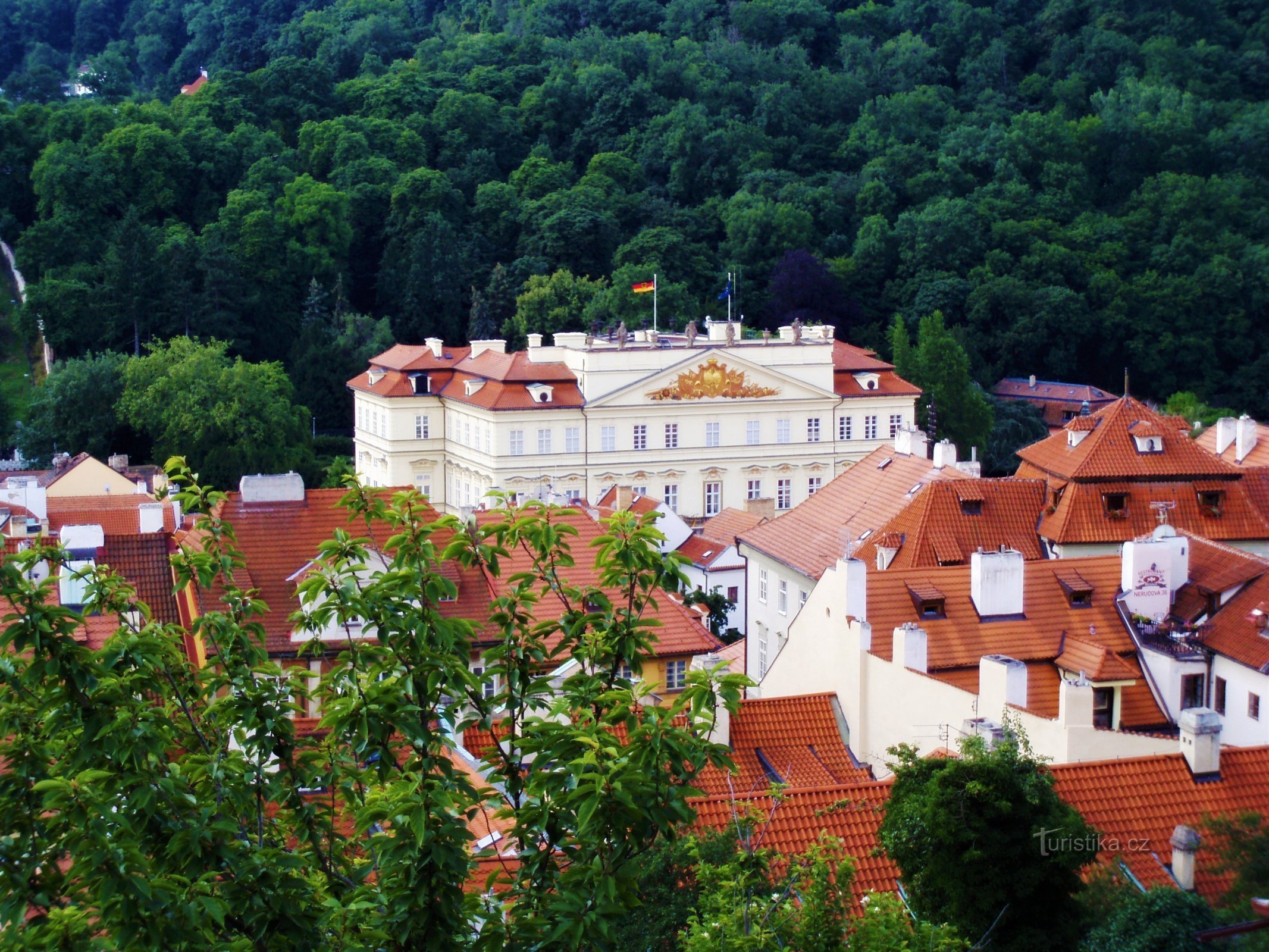 Pogled na palačo Lobkovicky (Praga, 9.7.2008)