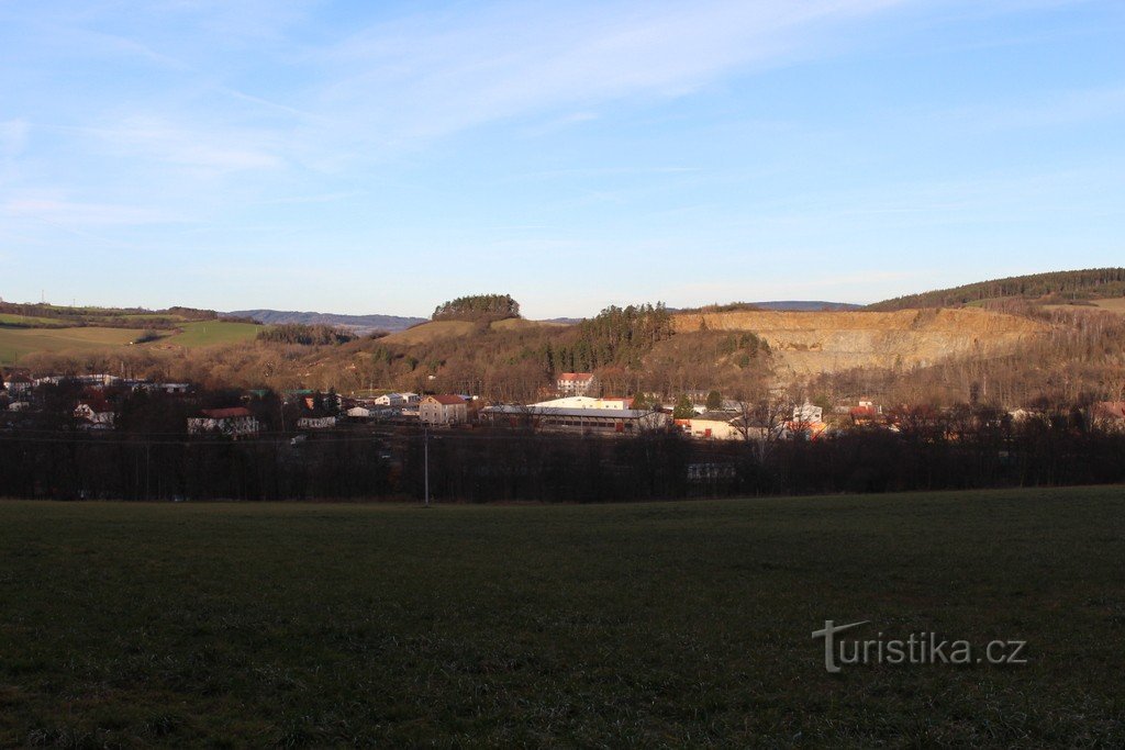 Vista da pedreira de Hamr