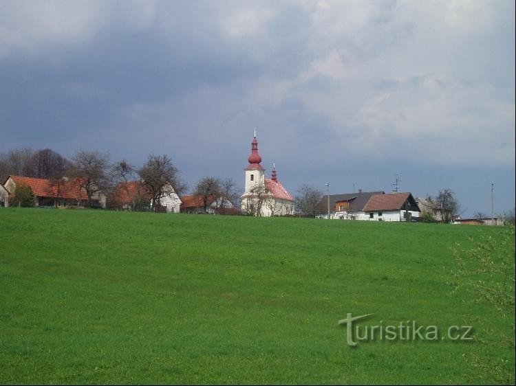 vue de Lysůvky depuis le ruisseau Doliny