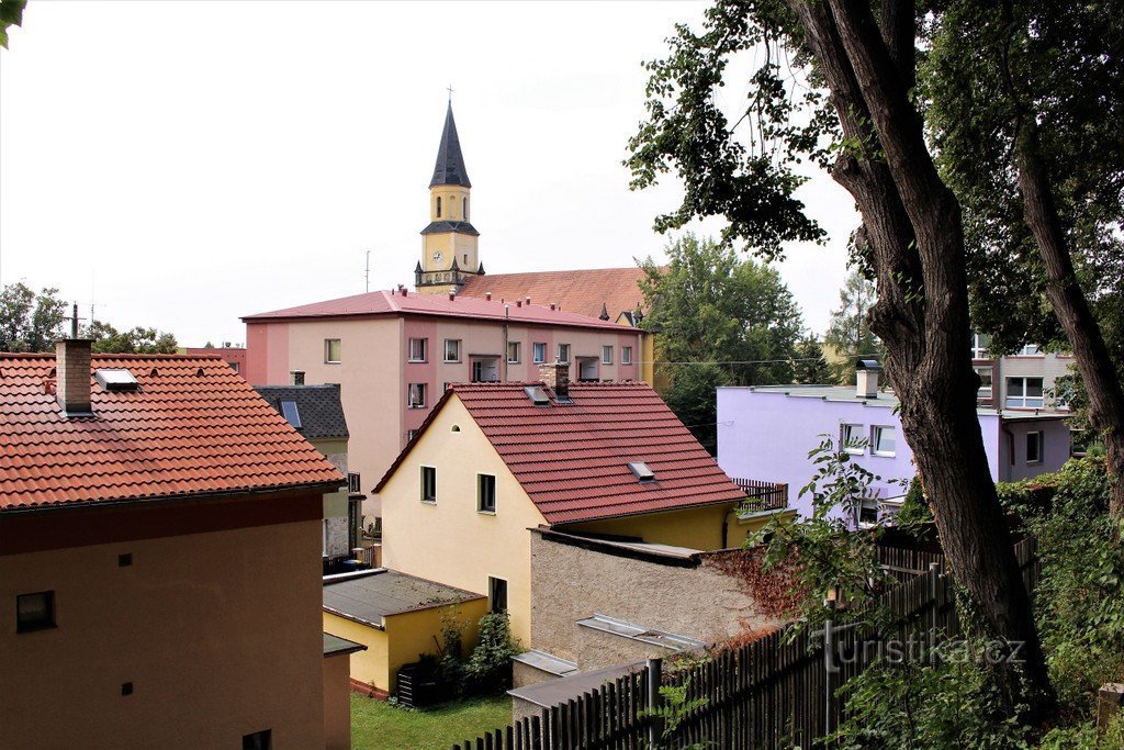 Blick auf die Stadt von der Straße nach Horka.