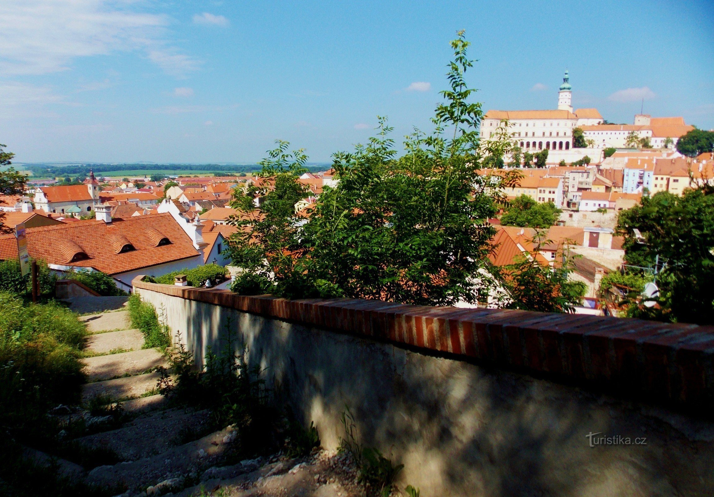 utsikt över Mikulov och slottet