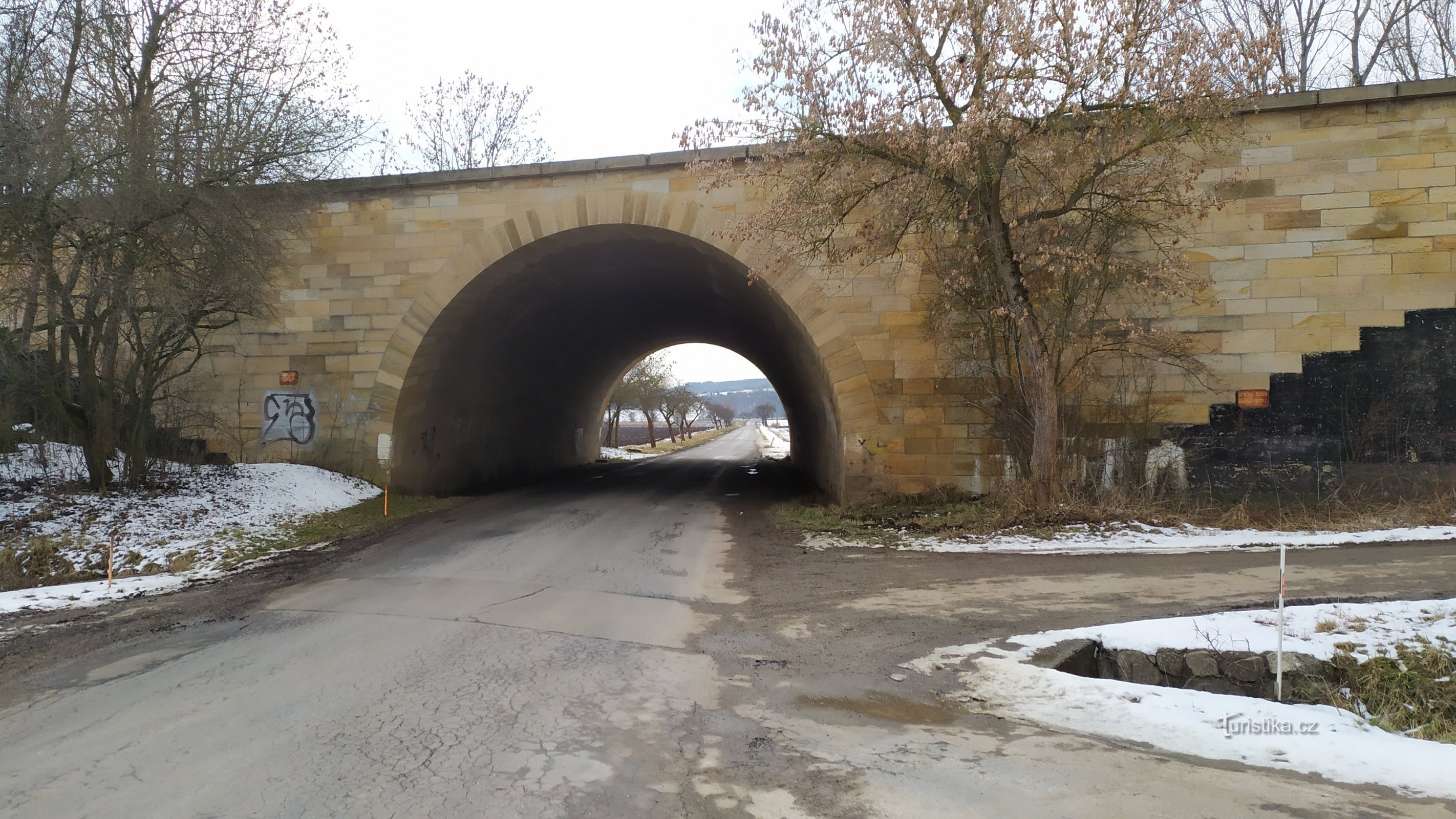 Uitzicht op de brug in de richting van Běla u Jevíček