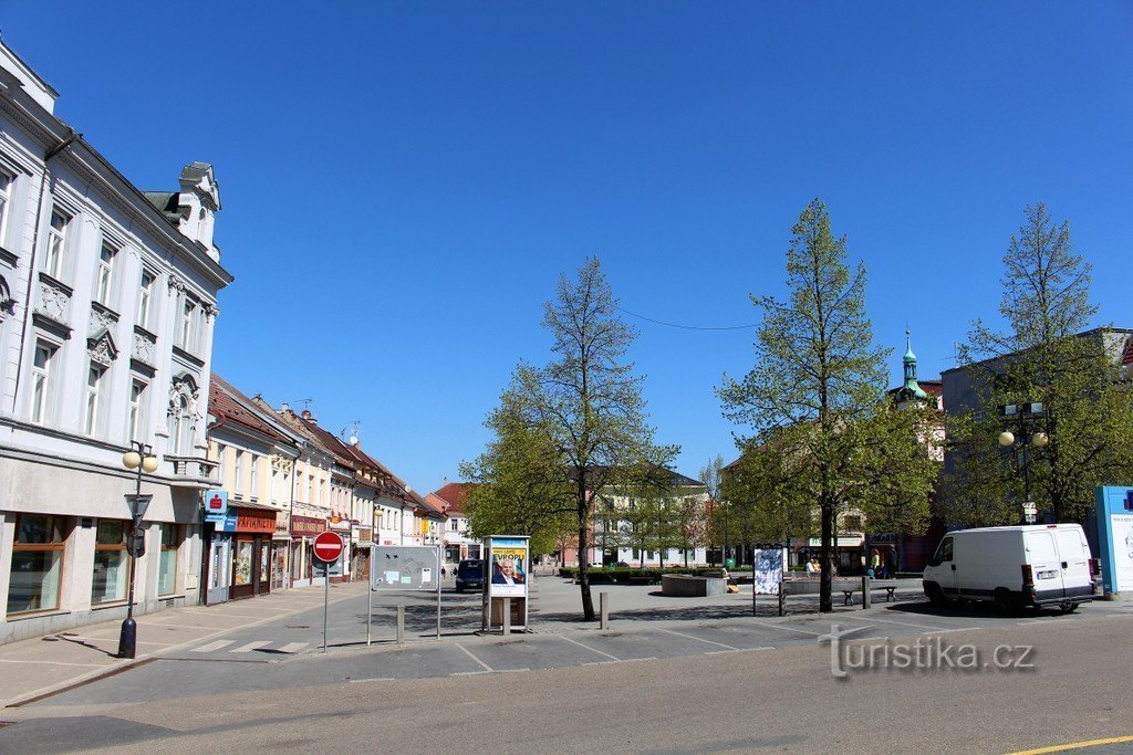 Udsigt over pladsen fra syd