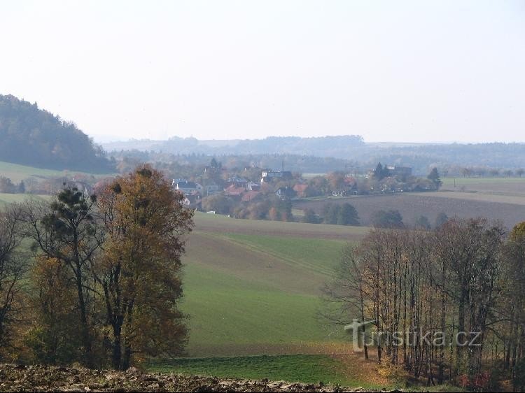 Näkymä Hůrkan kylästä Bernartic nad Odrousta