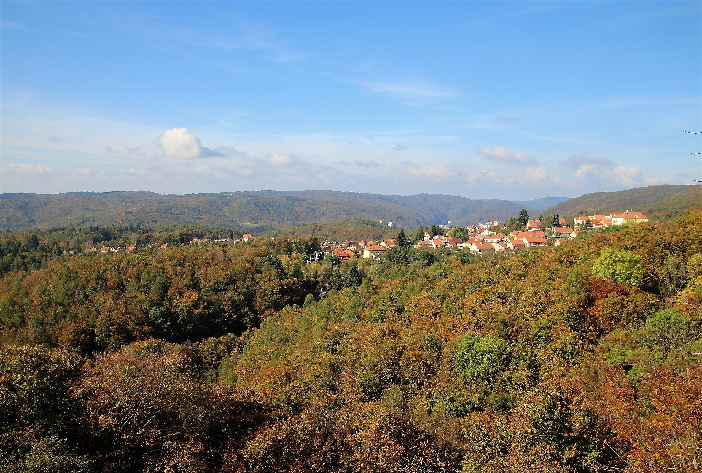 Vedere a satului de la Horní babické vyhlídka