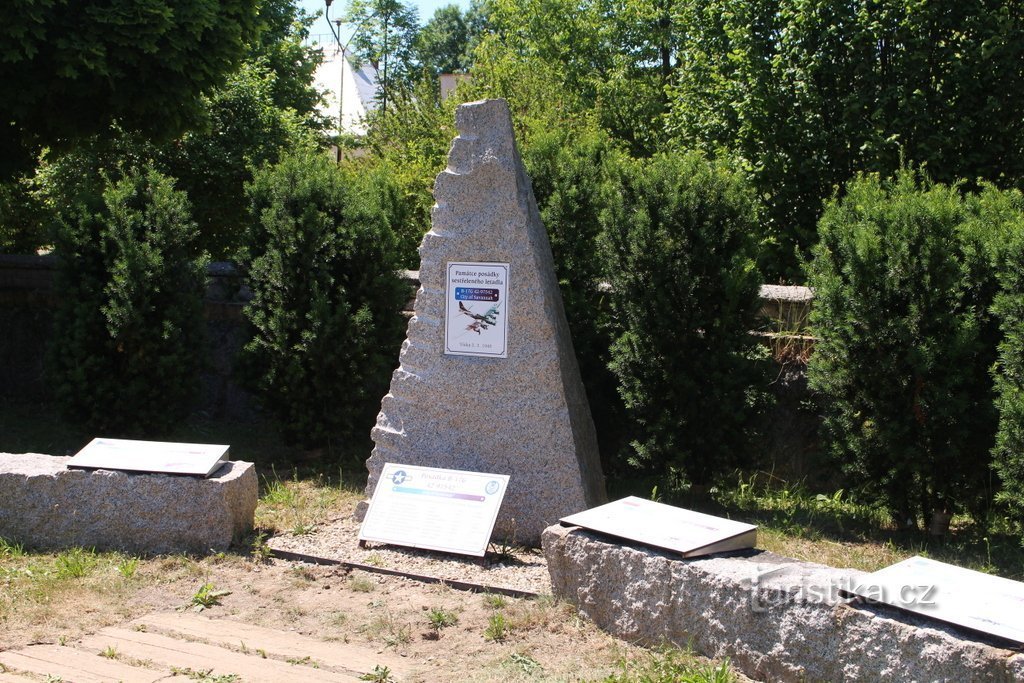 Vista del monumento desde el lateral.