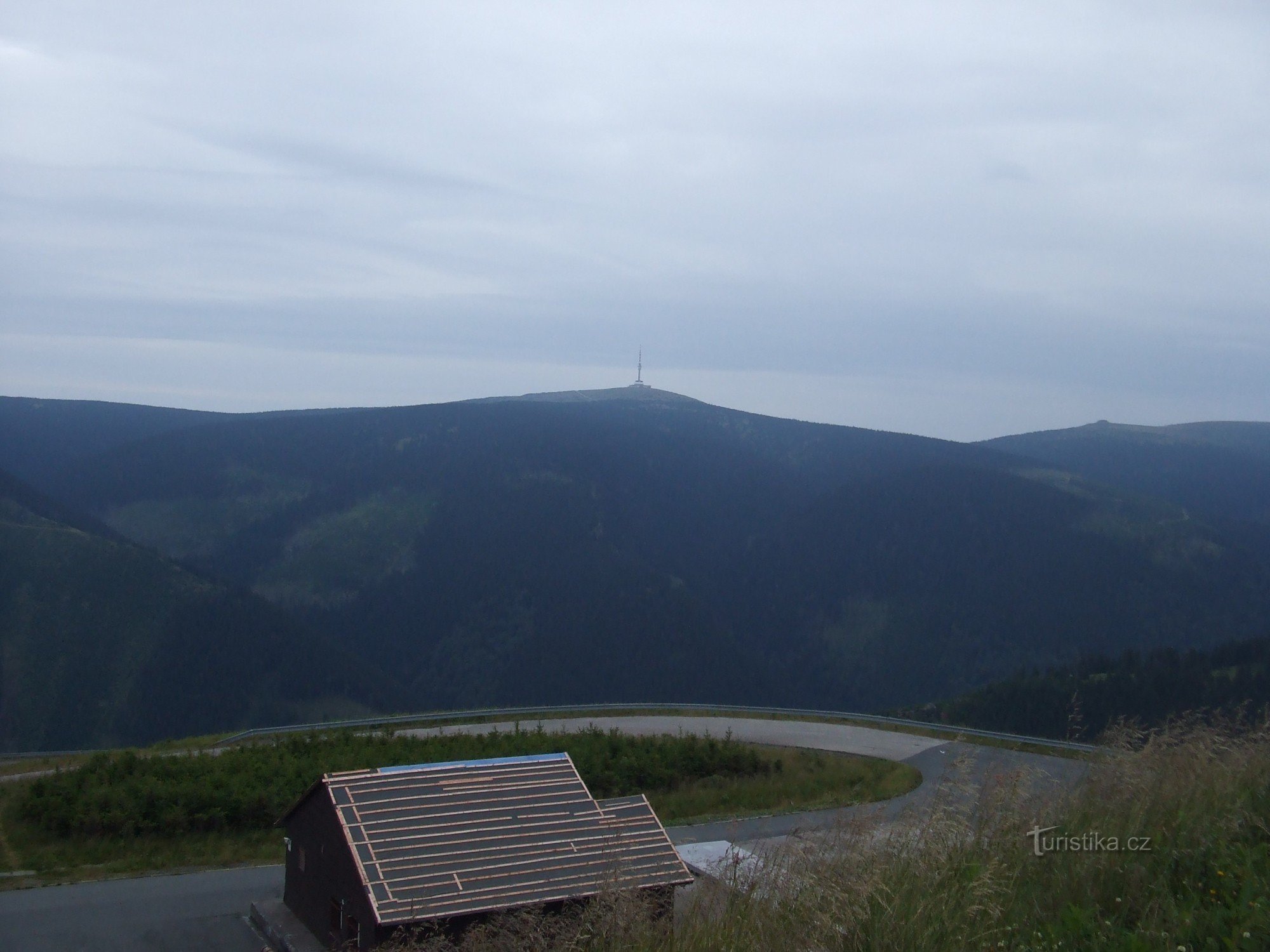 Uitzicht op Praděd vanaf het bovenste reservoir