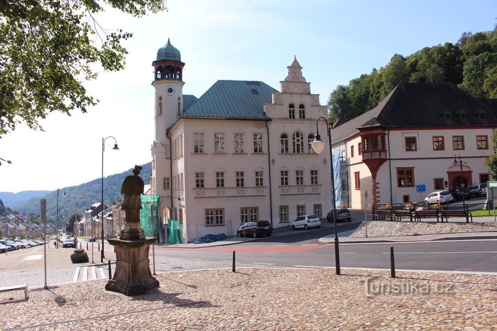 View of the town hall from the north