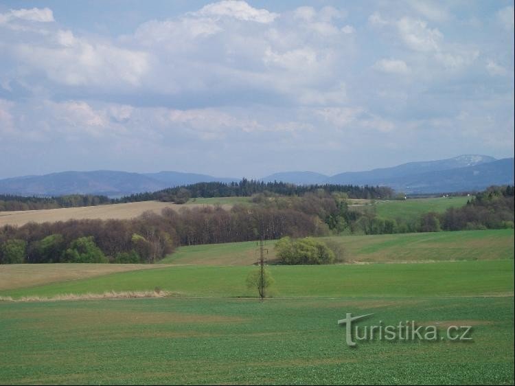vue de Řepník depuis le pied de l'Okrouhá