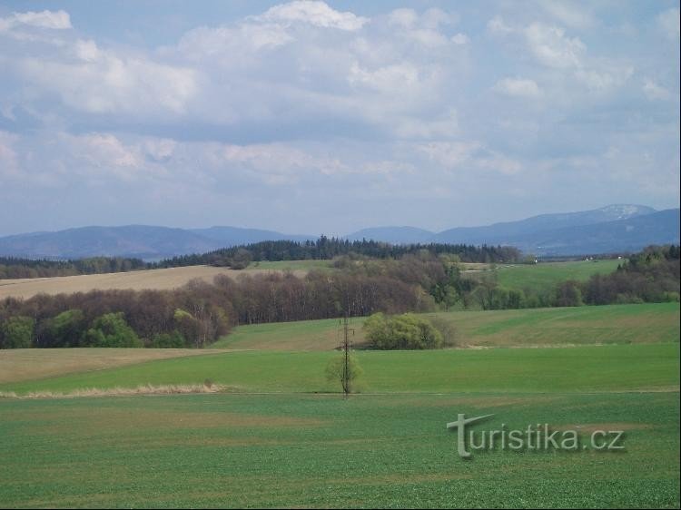 pogled na Řepník z vznožja Okrouhá