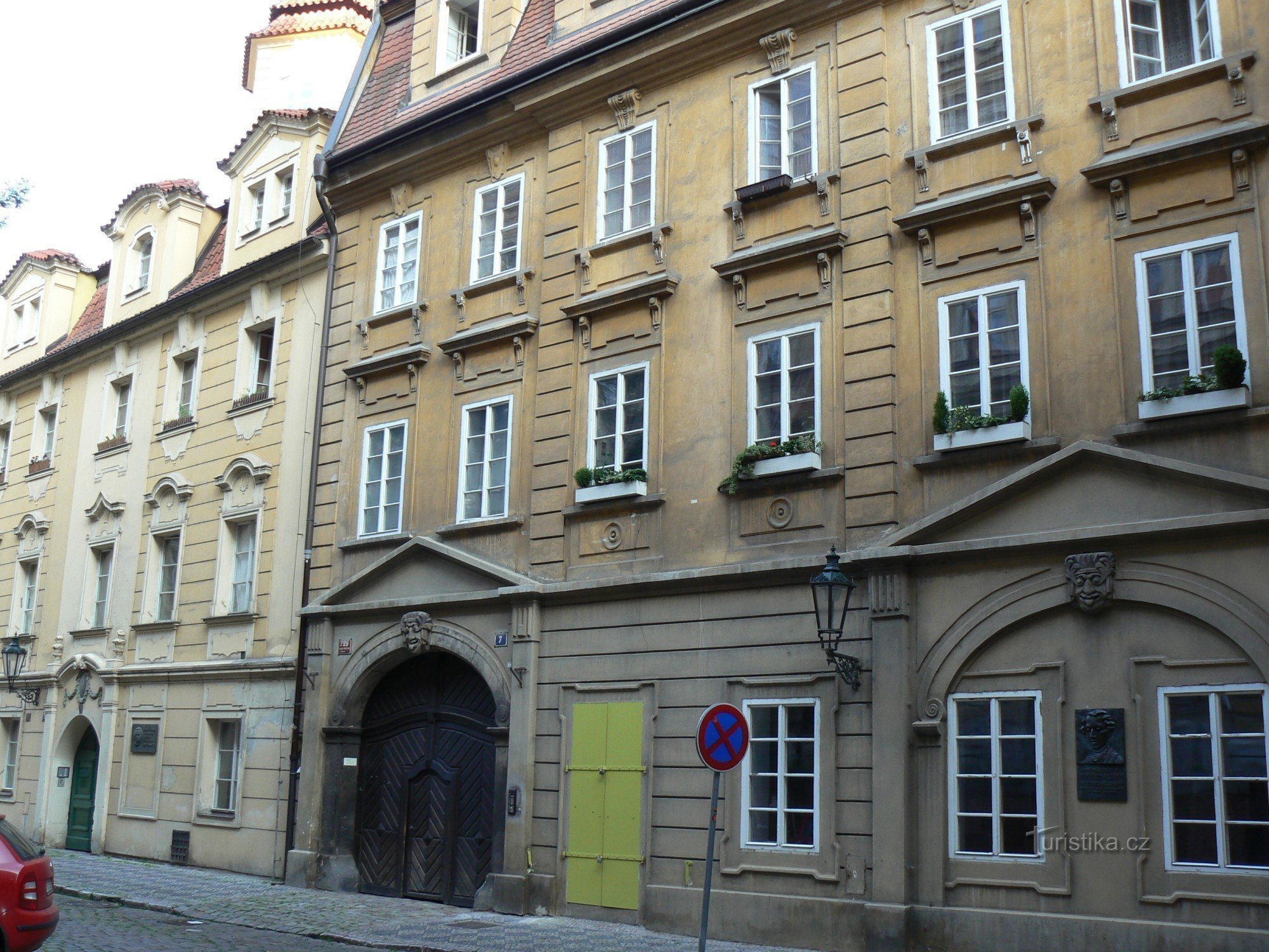 Vue de la maison natale de Josef Mánes et de la maison voisine