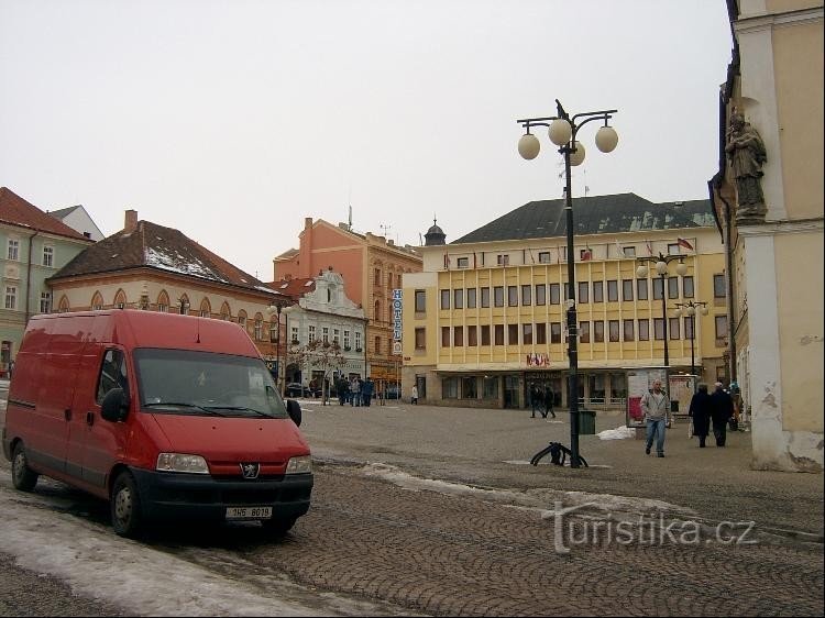 Kilátás a tér északi oldalára