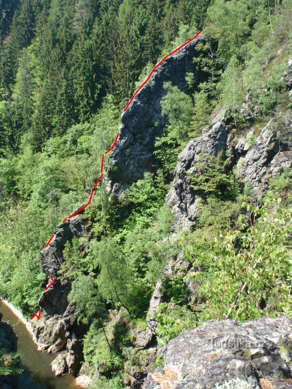 utsikt över klippan; källa: www.lesycr.cz