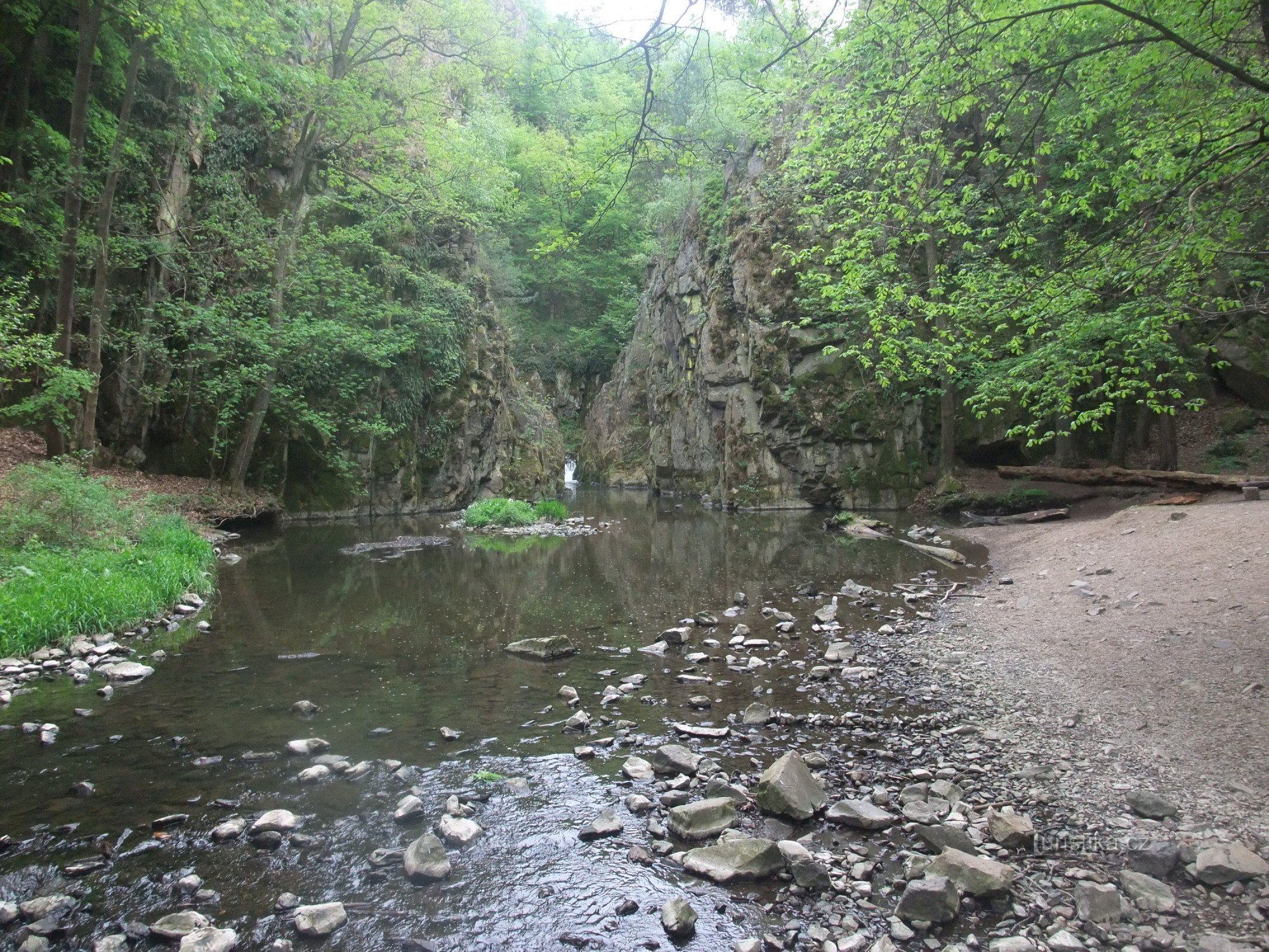 Vista do lago Skryjské