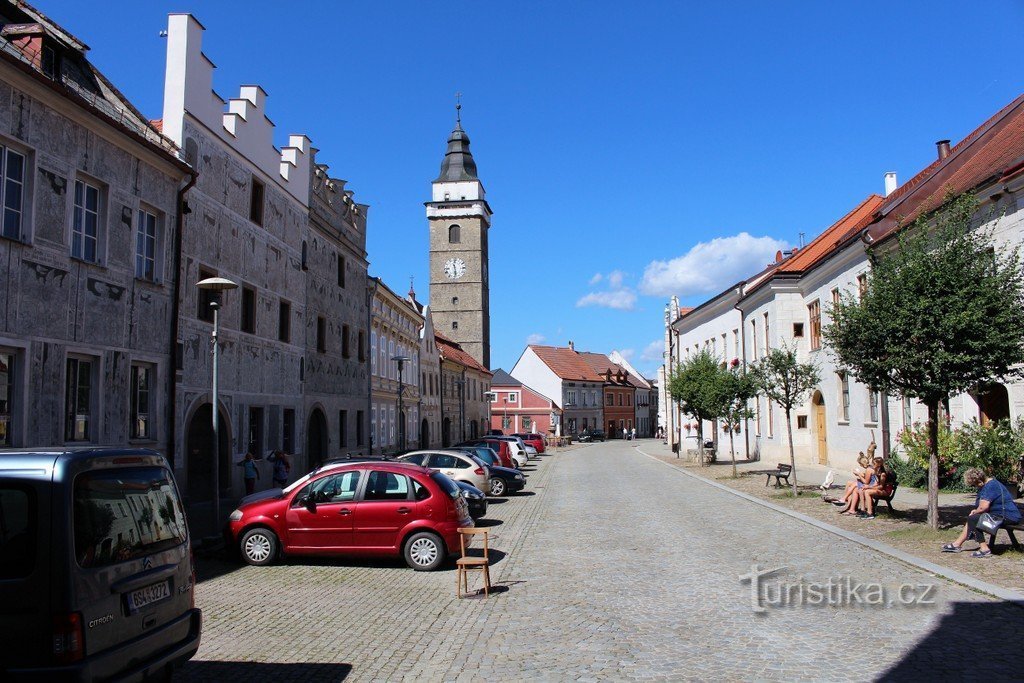 Uitzicht op de toren vanaf Horní náměstí