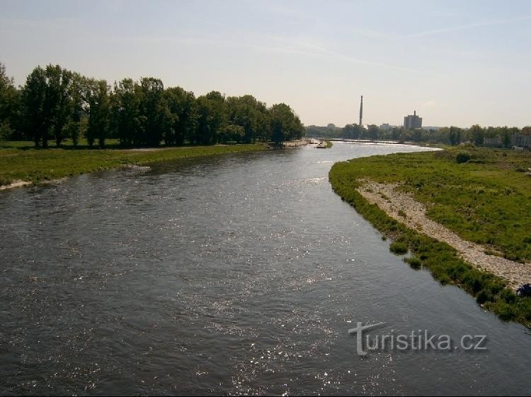 Pogled na Vltavo z brvi v smeri Troje, avtorica: Katerina Davidova