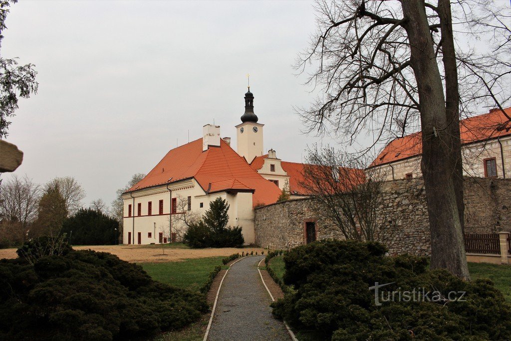 Kilátás a várra DNy felől