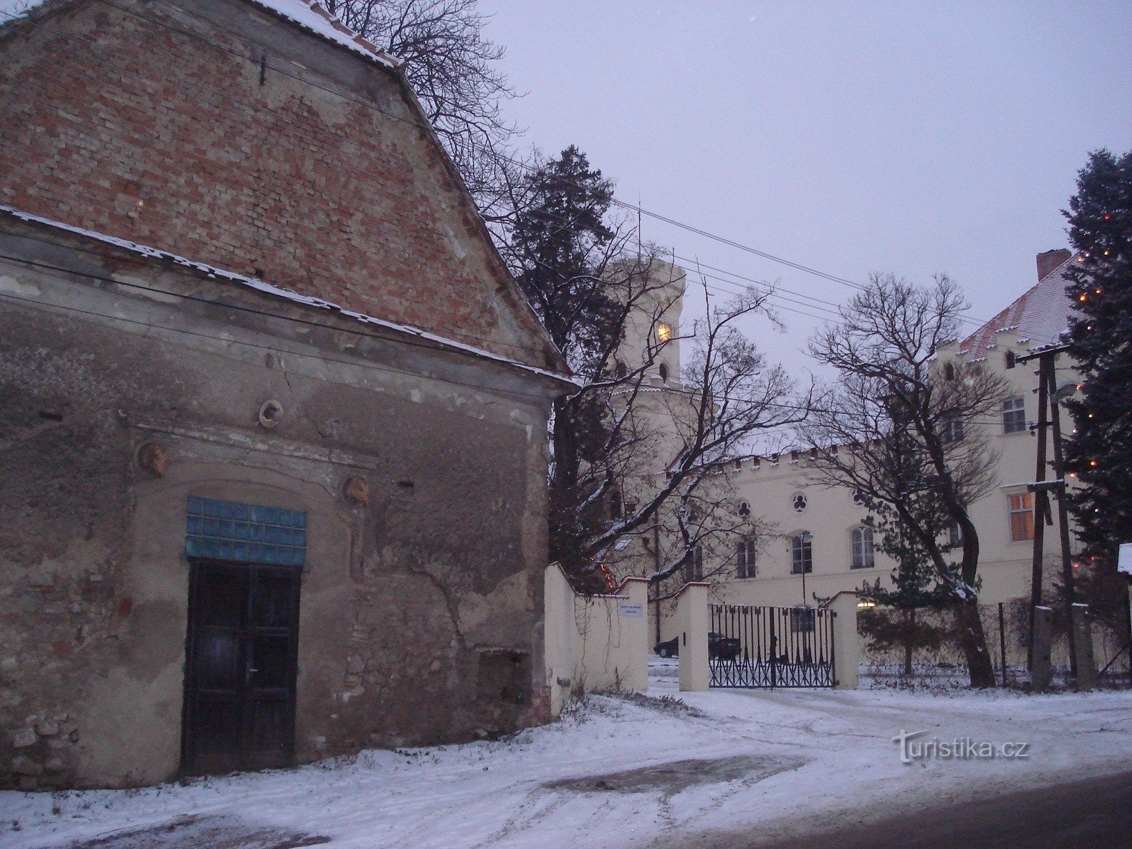 View of the castle with the cowshed building