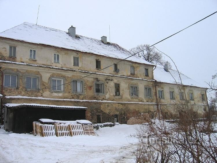 Vue du château depuis l'ancien parc