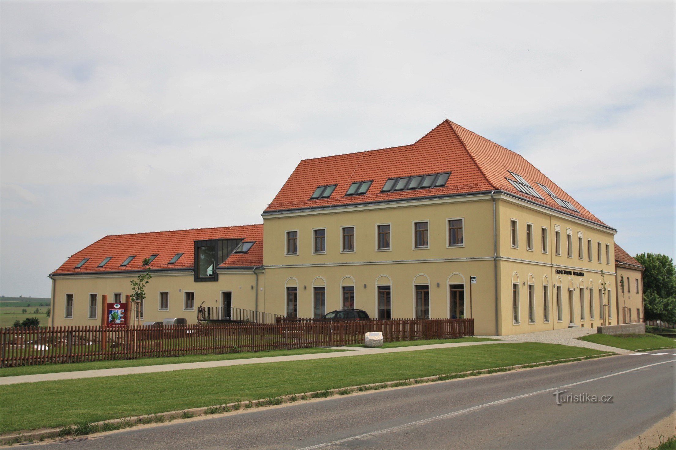 Uitzicht op het kasteel vanaf de Nádražní-straat