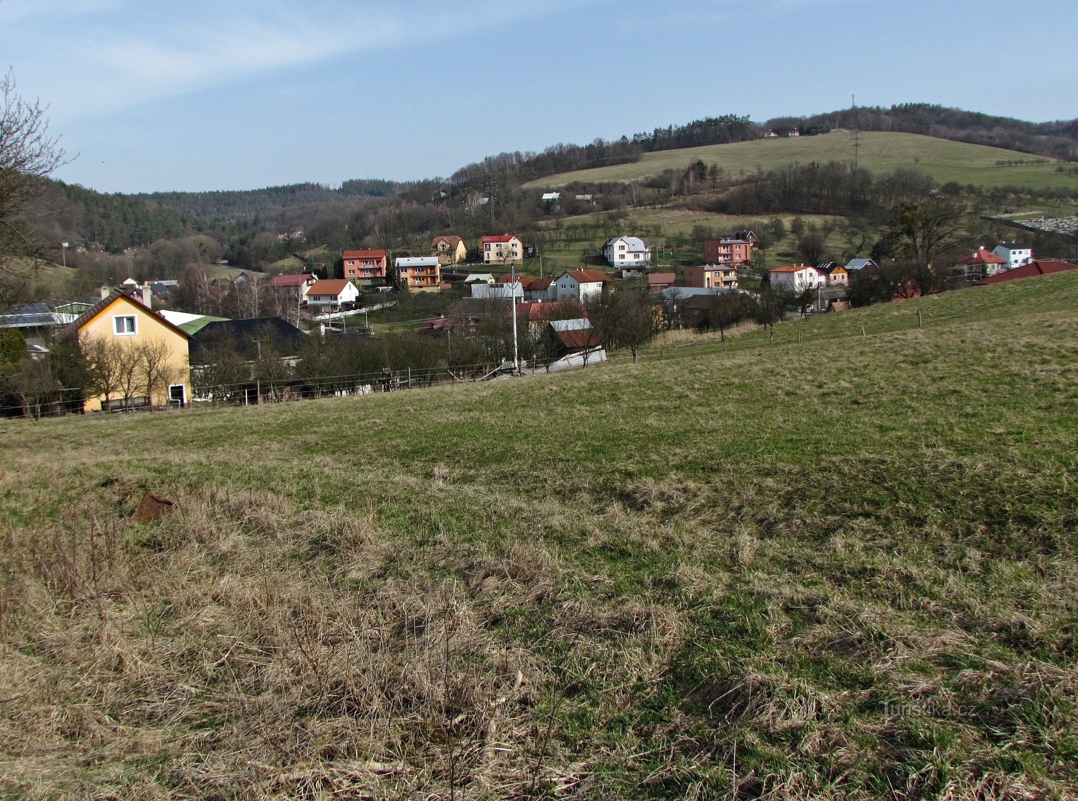 widok na zachodni skraj Všeminá .a