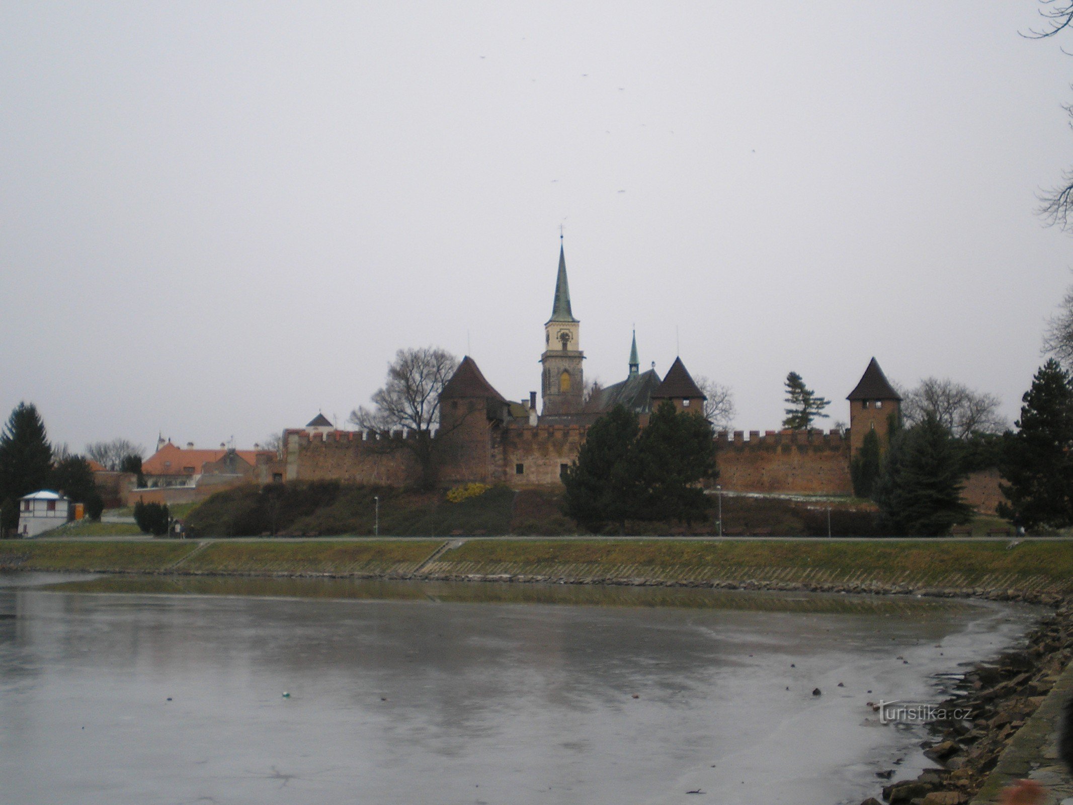 Vue depuis le déversoir vers Nymburk