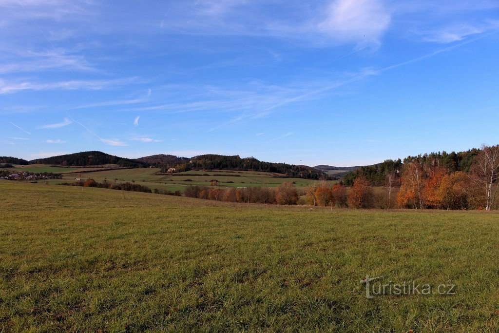 Uitzicht vanaf de kapel op de Budětická vrchovina