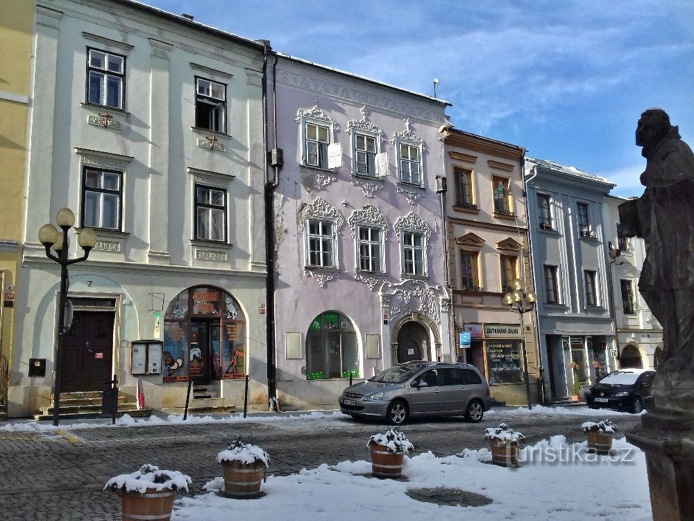 pohled od morového sloupu