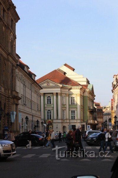 widok z Na Můstek na Teatr Stanowy