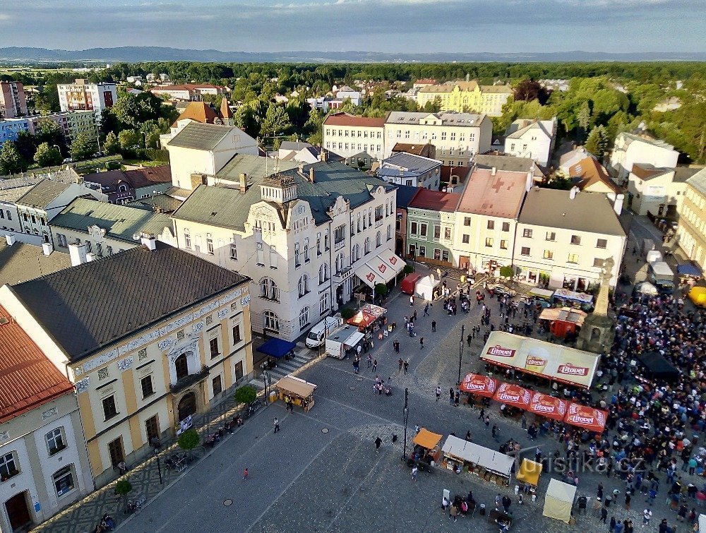 widok na Šternberk i Nízký Jeseník